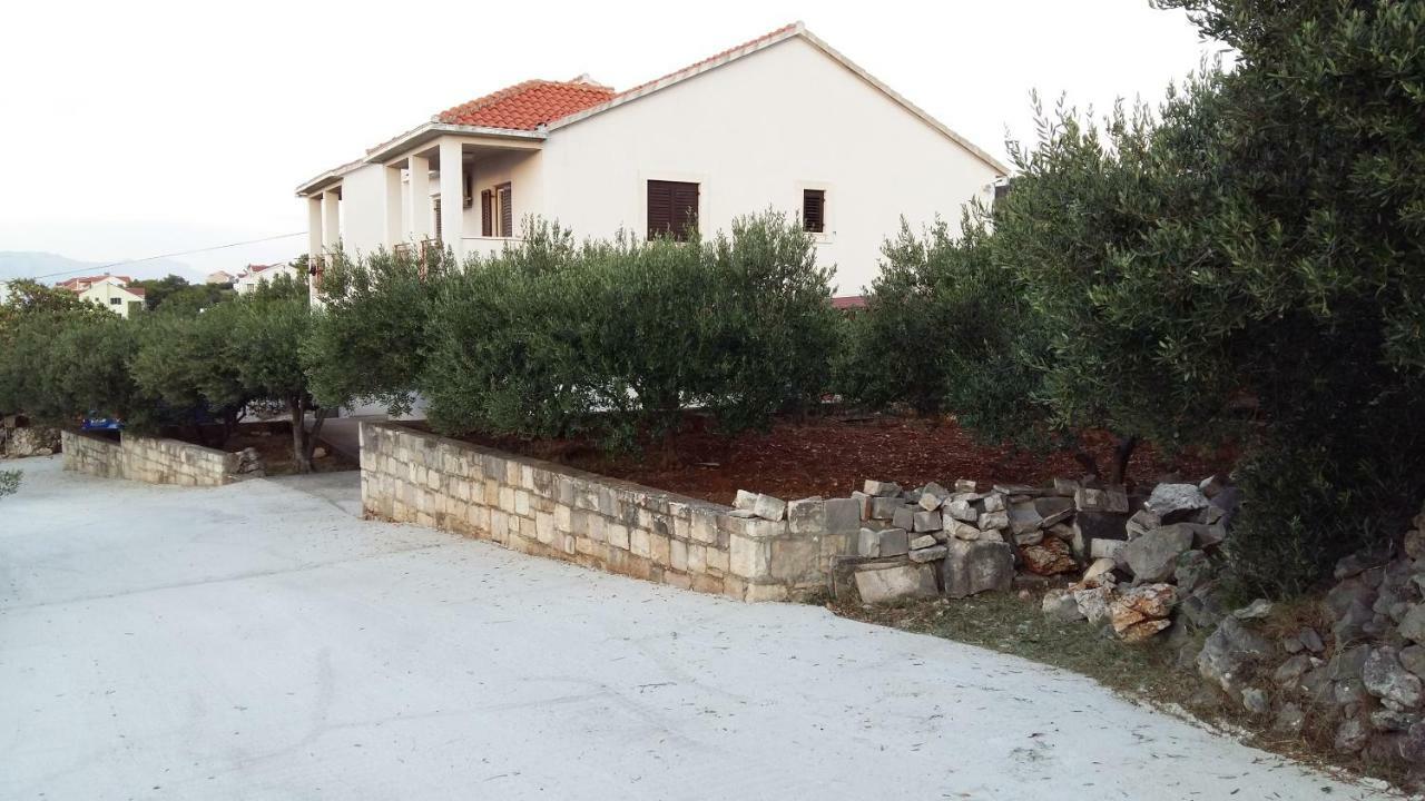 Apartment Viola Supetar Exterior photo
